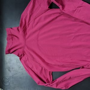 Lululemon swiftly turtleneck